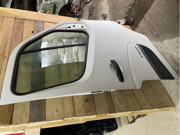  Дверь передняя правая Renault Master 3