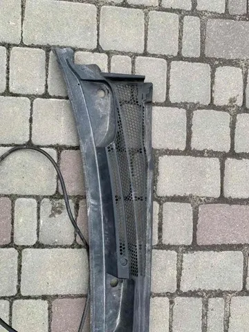 Водосток лобового стекла, жабо 9179871 General Motors