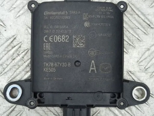 Датчик контроля мертвой зоны задний TK7867Y30D Mazda