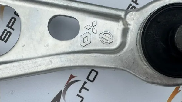 Нижняя шаровая опора 4013A583 Mitsubishi