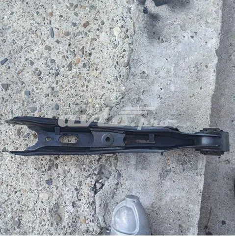 Рычаг задней подвески нижний правый 55260D5200 Hyundai/Kia