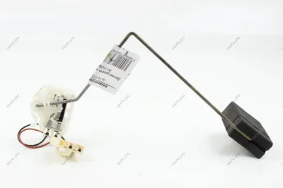 Датчик уровня топлива в баке TOYOTA 8332048031
