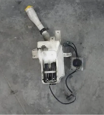  Бачок омывателя Subaru Tribeca 