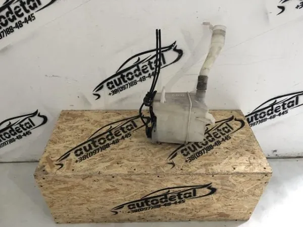 Купить Бачок омывателя Субару Трибэка B9 