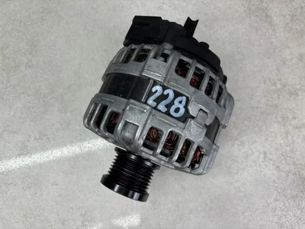 Генератор 231007518R Renault (RVI)