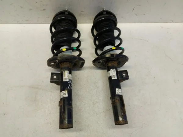  Амортизатор передний левый Mazda CX-30 