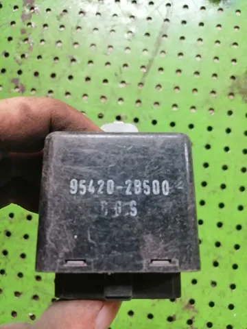 Реле дворников Hyundai Santa Fe II