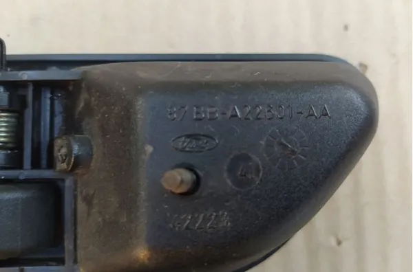  87BBA22601AA Ford