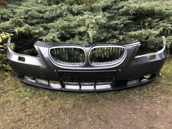 Передний бампер 5111703369 BMW