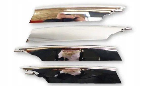 Накладка бампера переднего правая 600938800C Tesla