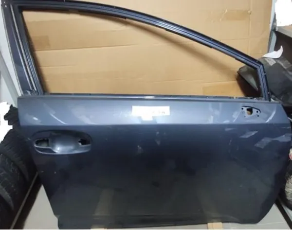 Дверь передняя правая 6700105071 Toyota
