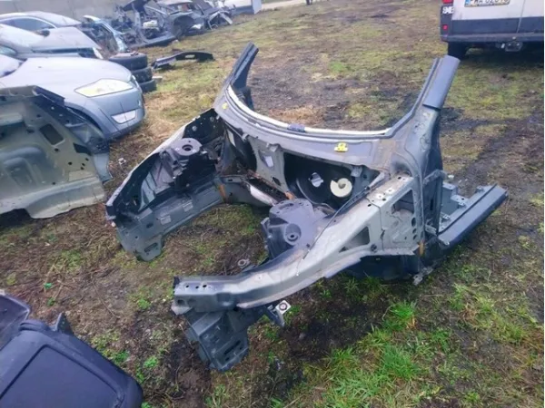 Лонжерон правый 32377205 Volvo