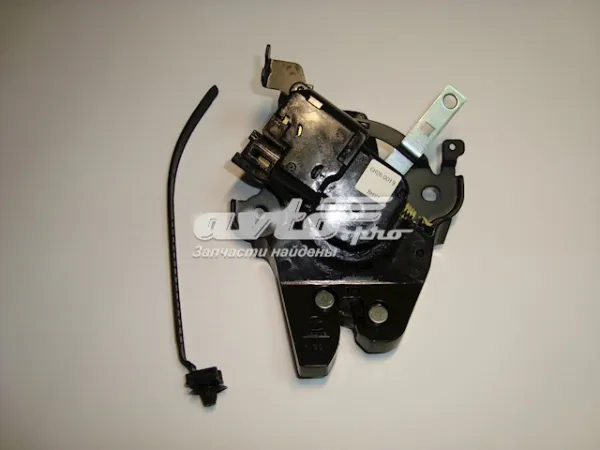 Замок крышки багажника Мазда 3 