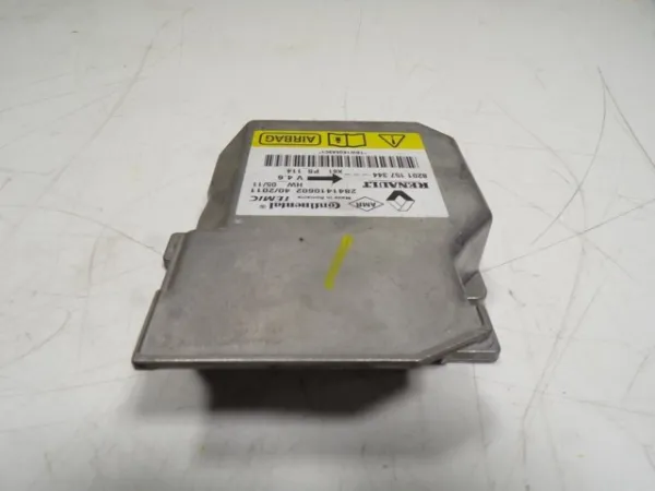 Модуль-процессор управления подушкой безопасности (ЭБУ AIRBAG) 8201388835 Renault (RVI)