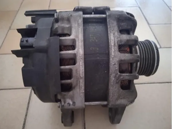 Генератор 231007243R Renault (RVI)