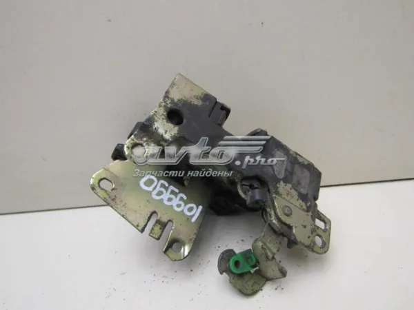 Замок водительской двери 8200138035 Renault (RVI)