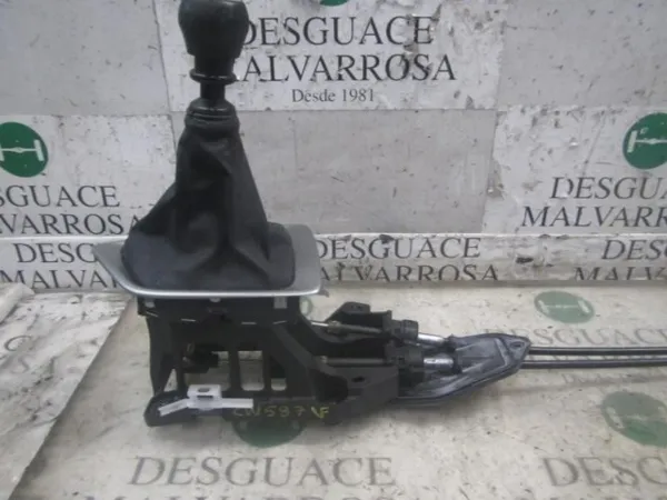 Ручка КПП Toyota Avensis III