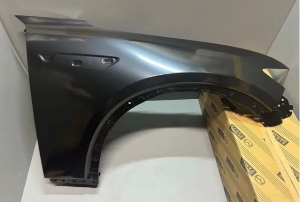 Крыло переднее правое KMV652110A Mazda