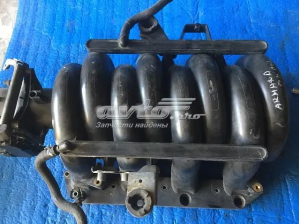 Впускной коллектор 140017S000 Nissan/Infiniti