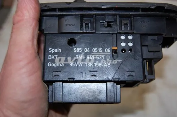 Переключатель света фар на "торпедо" 7M1941531D VAG