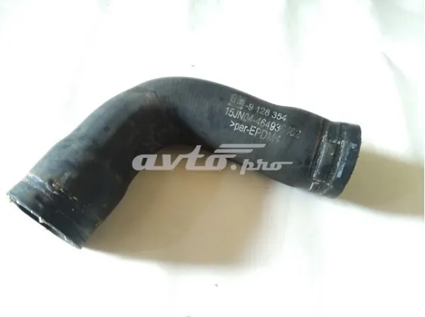 Патрубок радиатора 9128354 General Motors