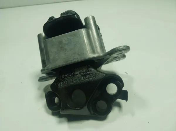Подушка коробки передач LR155919 Land Rover