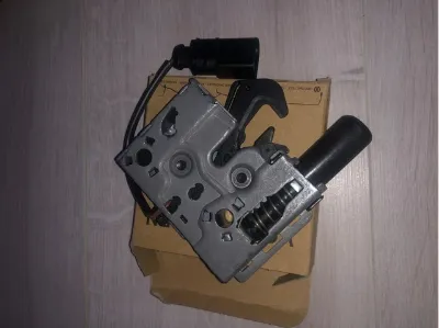 Замок капота VAG 80A823509A