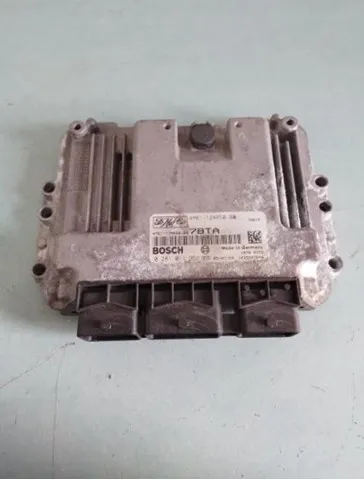 Блок управления двигателем 0281011952 Mazda
