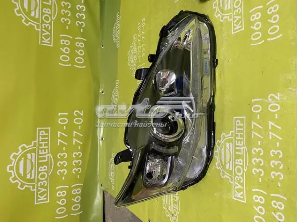 Правая фара 8113076012 Toyota