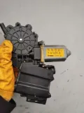 Мотор стеклоподъемника двери передней левой VAG 7M0959801A