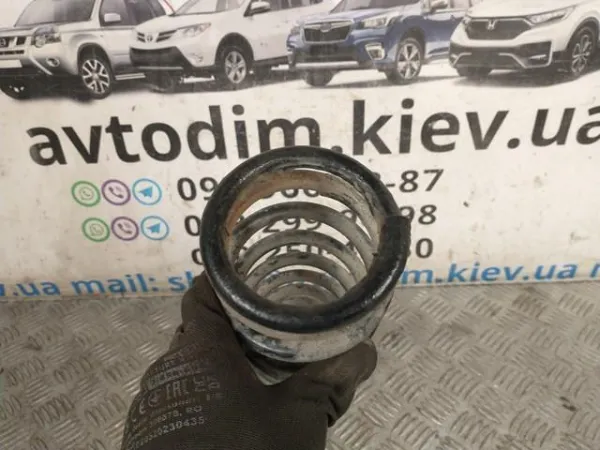 Задняя пружина M818683 Mitsubishi