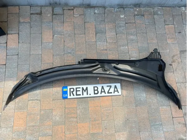 Водосток лобового стекла, жабо BMW 51717301013