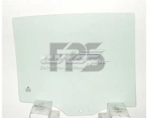 Стекло двери задней левой GS6402D301 XYG