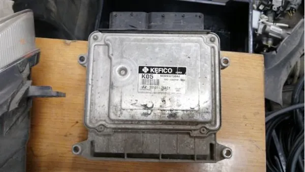 ЭБУ двигателем Chrysler 3910126AC1 цена, от