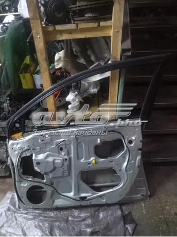 Дверь передняя правая на Toyota Avensis II T25