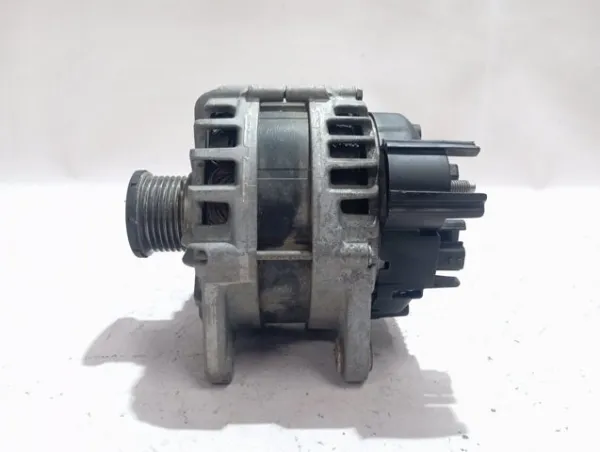 Генератор 231001423R Renault (RVI)
