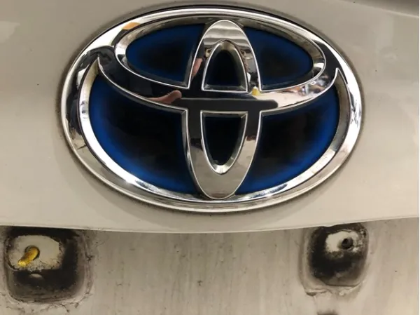 Задняя ляда Тойота Приус 