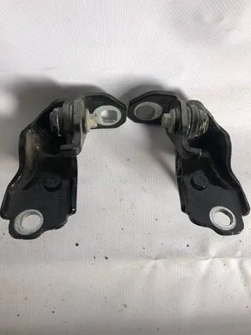 Петля двери задней правой DS73F26810AC Ford