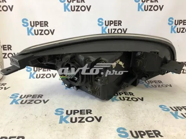Левая фара 92101B2270 Hyundai/Kia