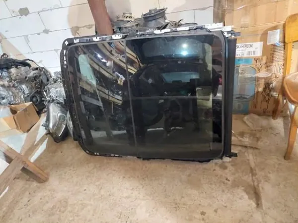Крышка люка крыши передняя 912104CC0B Nissan/Infiniti