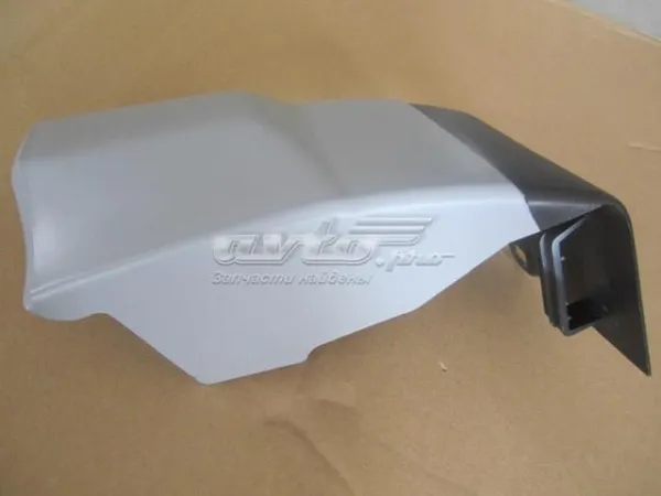 Молдинг крыла переднего правого LR032375 Land Rover