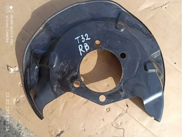 Защита тормозного диска заднего правая 441514BR0A Nissan/Infiniti