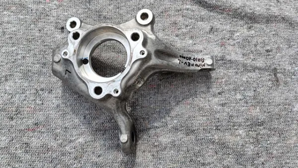 Цапфа передняя левая 51710AO000 Hyundai/Kia