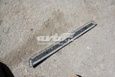 Накладка (молдинг) порога наружная передняя правая VAG 8K0853374