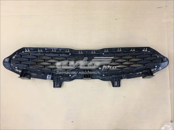 Решетка радиатора 86350M6000 Hyundai/Kia