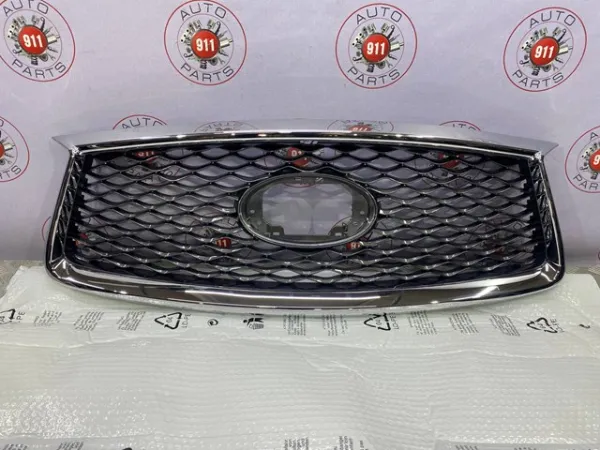 Решетка радиатора 623105NK0A Nissan/Infiniti