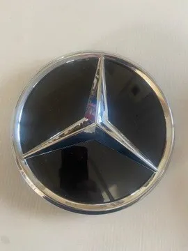 Эмблема решетки радиатора MERCEDES 0008880400