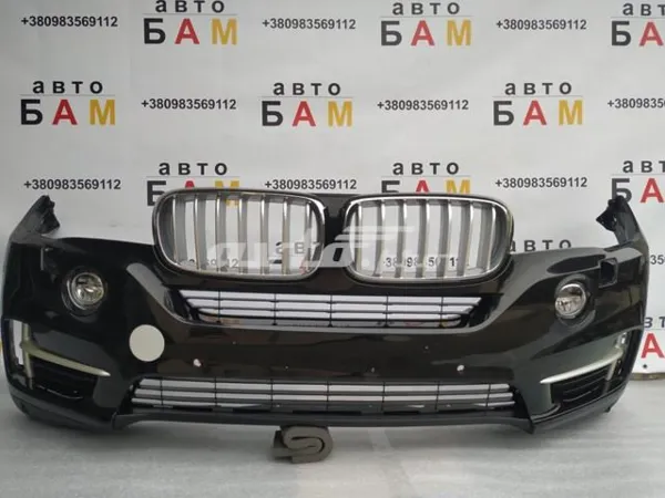 Передний бампер 51117378557 BMW