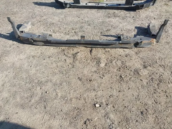 Бампер передний, нижняя часть 21484901 Volvo