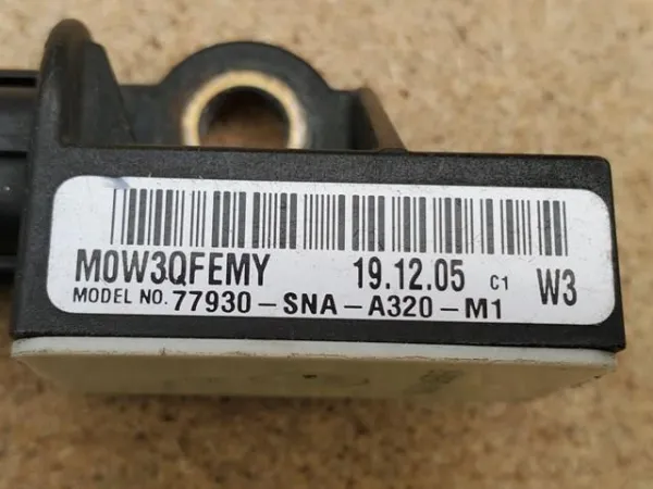  77930SNAA320M1 Honda